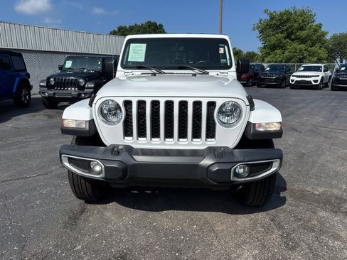 Used 2021 Jeep Gladiator Overland AWD/4WD image 2