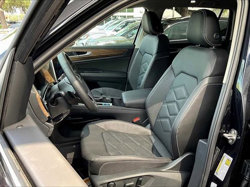 New 2026 Volkswagen Atlas SE image 9