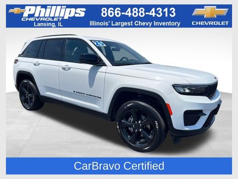 Used 2025 Jeep Grand Cherokee Altitude AWD/4WD image 1