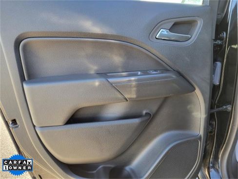 Used 2022 Chevrolet Colorado LT w/ LT Convenience Package image 10