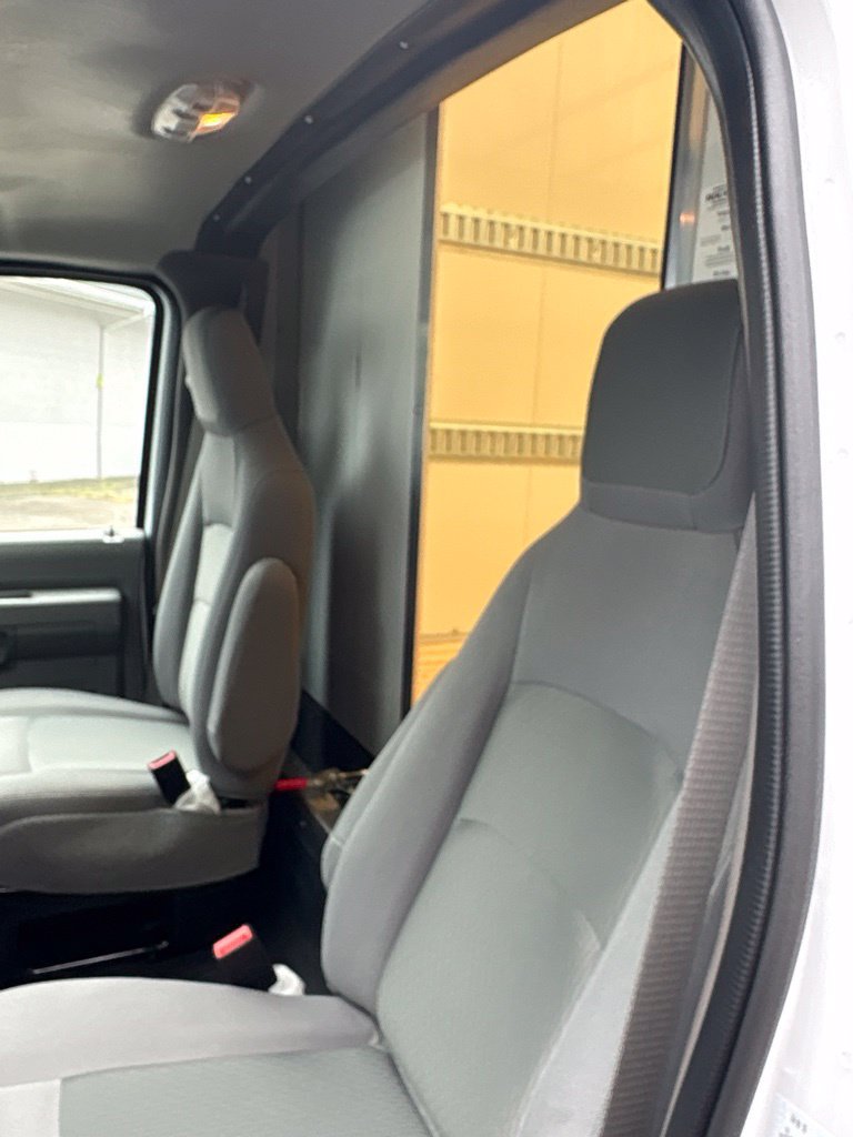 New 2027 Ford E-450 and Econoline 450 Super Duty w/ Interior Upgrade Package RWD image 22