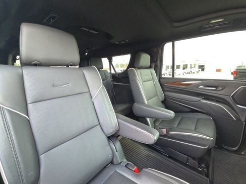 Used 2024 Cadillac Escalade ESV Premium Luxury w/ Performance Package image 16