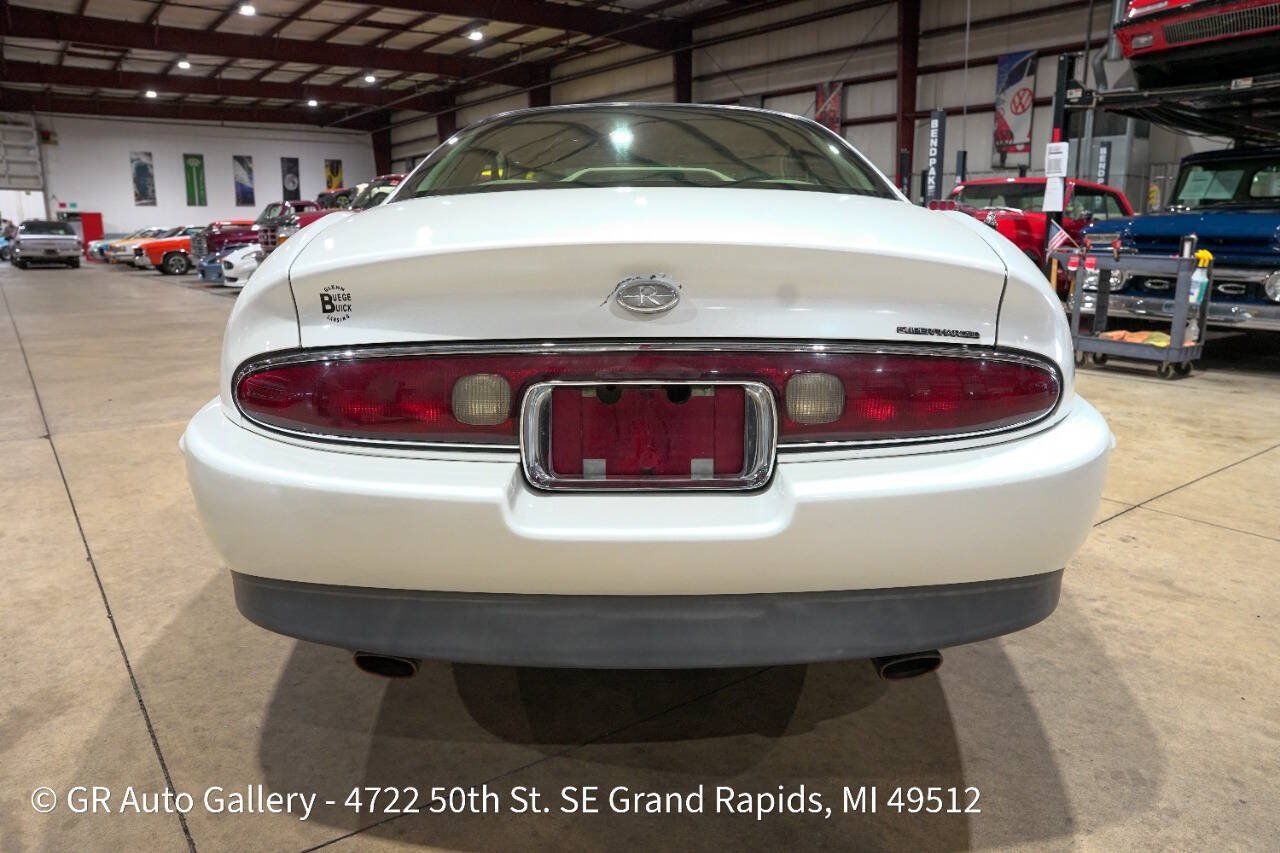 Used 1998 Buick Riviera Supercharged Coupe FWD image 7