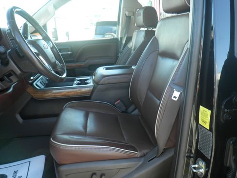 Used 2018 Chevrolet Silverado 3500 High Country w/ Duramax Plus Package image 16