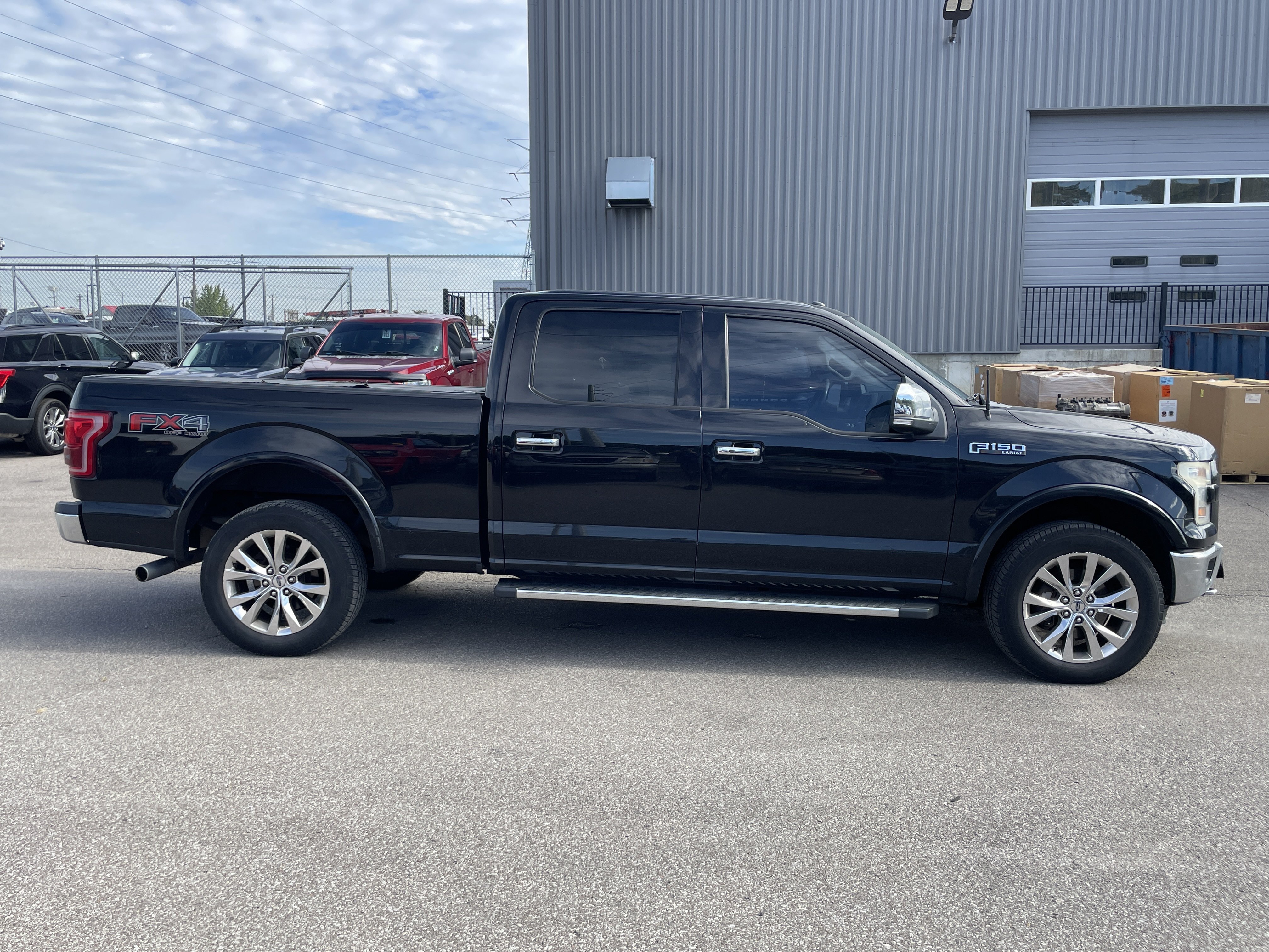 Used 2016 Ford F150 Lariat w/ Equipment Group 502A Luxury AWD/4WD image 3