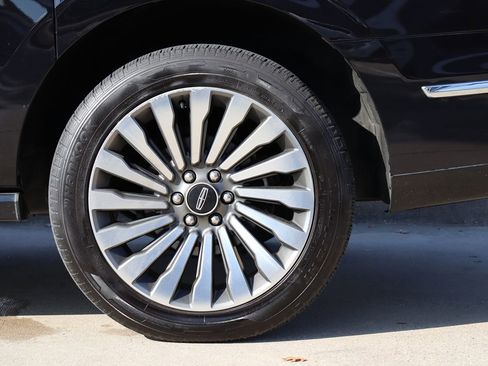 Used 2019 Lincoln Navigator L Reserve image 55