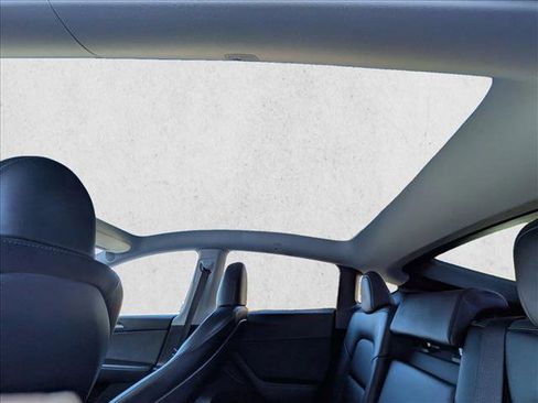 Used 2023 Tesla Model Y Long Range image 19