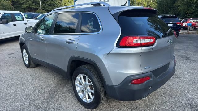Used 2015 Jeep Cherokee Latitude AWD/4WD image 3