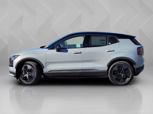 New 2026 Volvo EX30 Cross Country Ultra image 3