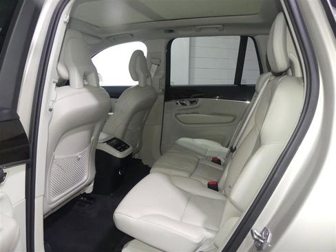 Used 2017 Volvo XC90 T6 Momentum w/ Vision Package AWD/4WD image 28