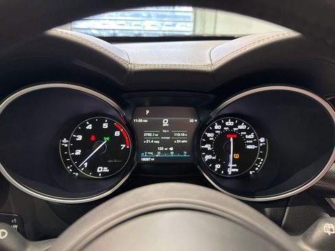 Used 2023 Alfa Romeo Stelvio Veloce image 31