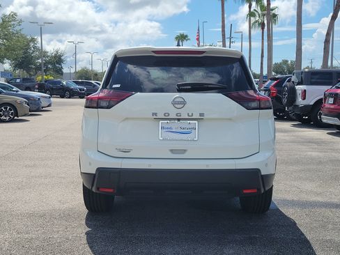 Used 2024 Nissan Rogue S FWD image 6