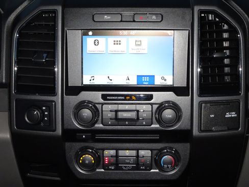 Used 2018 Ford F150 XLT w/ Equipment Group 302A Luxury image 16