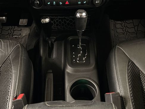 Used 2016 Jeep Wrangler Unlimited Sahara AWD/4WD image 13