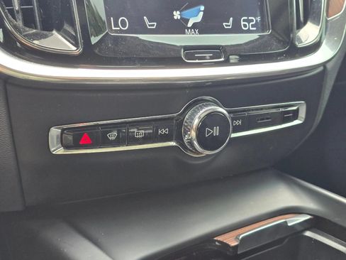 Used 2019 Volvo S60 T5 Momentum w/ Multimedia Package FWD image 33