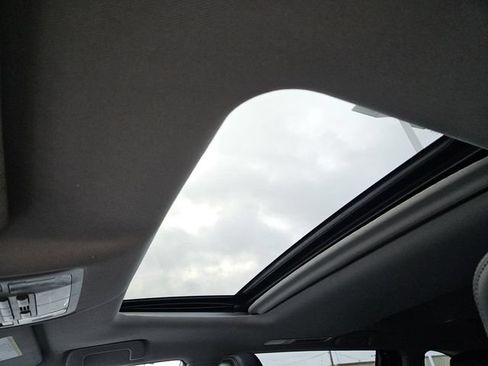Used 2018 Toyota Highlander XLE FWD image 30
