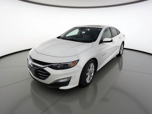 Used 2024 Chevrolet Malibu LT image 3