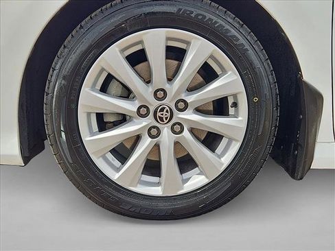 Used 2020 Toyota Camry LE AWD/4WD image 24