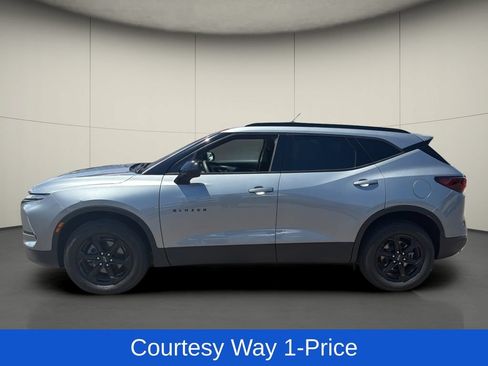 Used 2023 Chevrolet Blazer LT w/ Convenience Package FWD image 5