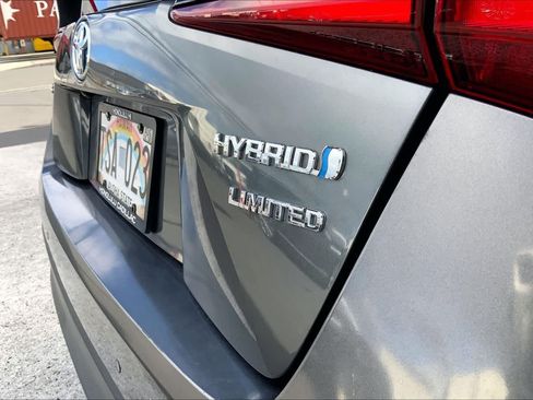 Used 2019 Toyota Prius Limited FWD image 7