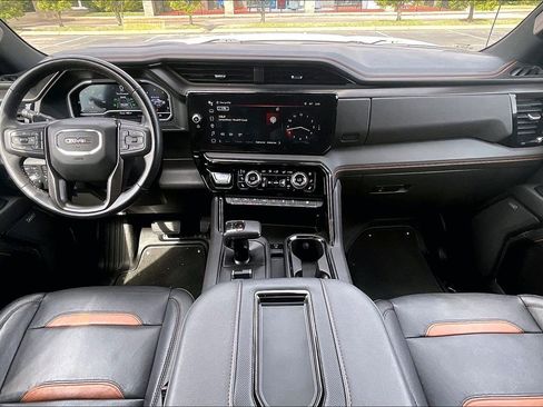 Used 2022 GMC Sierra 1500 AT4 w/ AT4 Premium Package AWD/4WD image 13