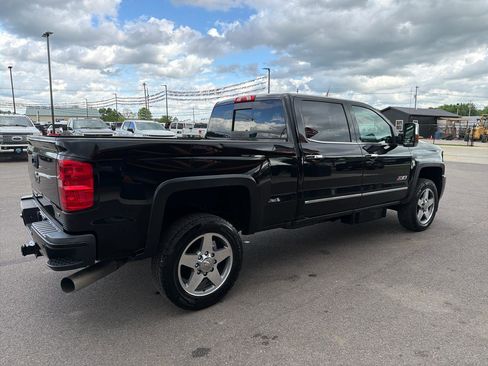 Used 2016 Chevrolet Silverado 2500 LTZ w/ Duramax Plus Package AWD/4WD image 4