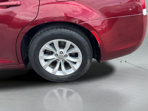 Used 2016 Chrysler 300 Limited RWD image 37