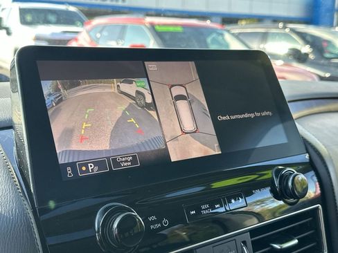 Used 2023 Nissan Armada SL w/ Captain's Chairs Package image 25