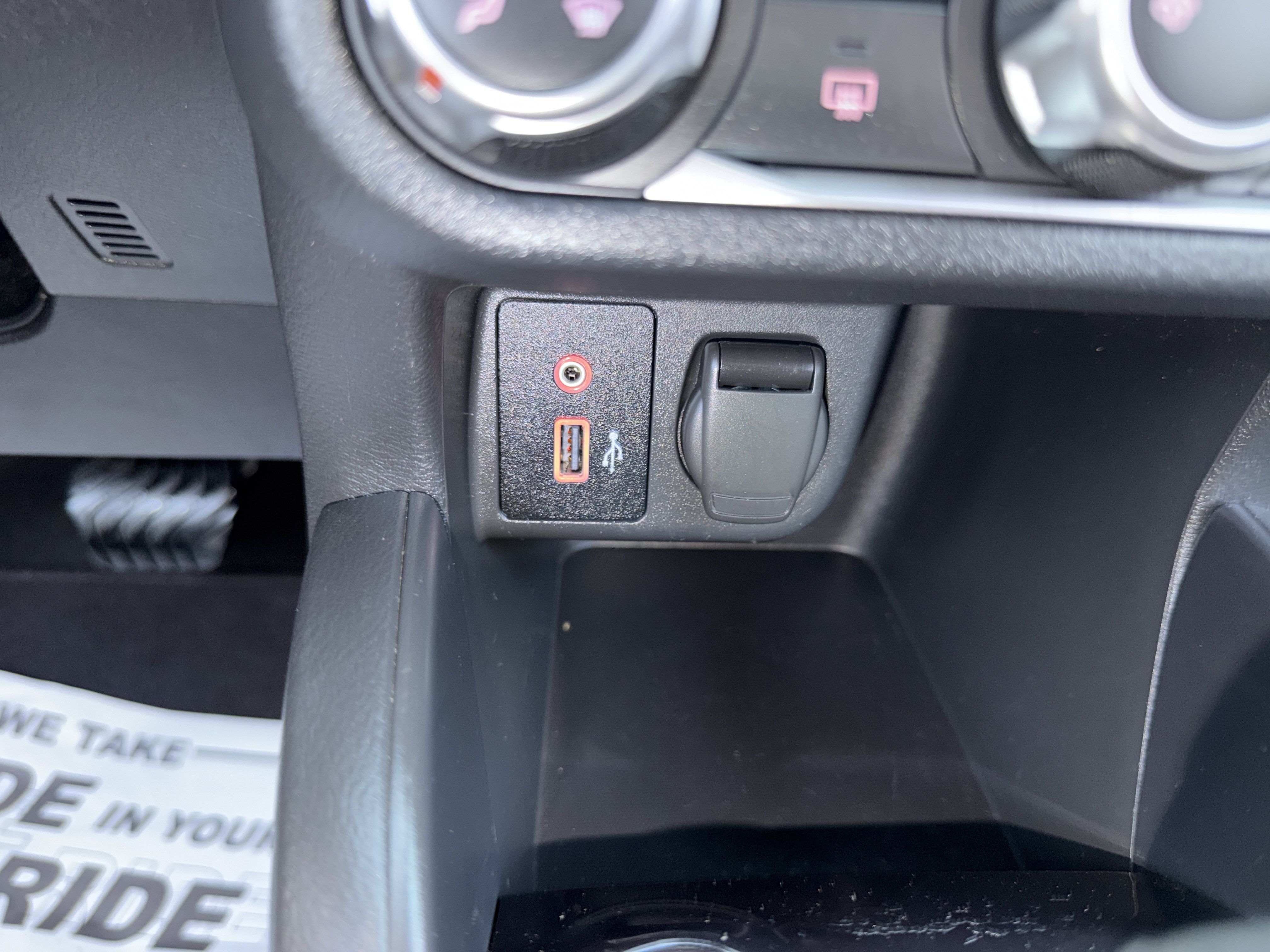 Used 2021 Nissan Versa S FWD image 32