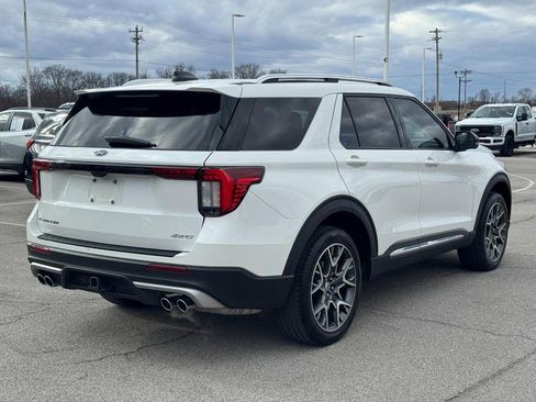 Used 2025 Ford Explorer Platinum w/ Ultimate Package image 3