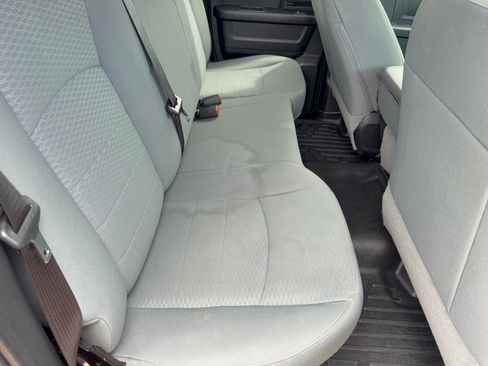 Used 2018 RAM 1500 Express RWD image 29