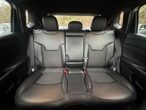 Used 2025 Jeep Compass Trailhawk image 34