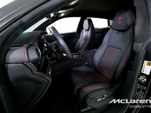 Used 2024 Lamborghini Urus S image 11