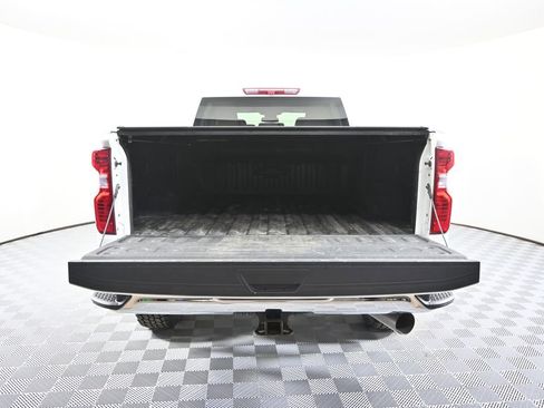 Used 2024 Chevrolet Silverado 3500 LT image 6