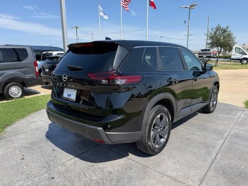 Used 2025 Nissan Rogue SV FWD image 6