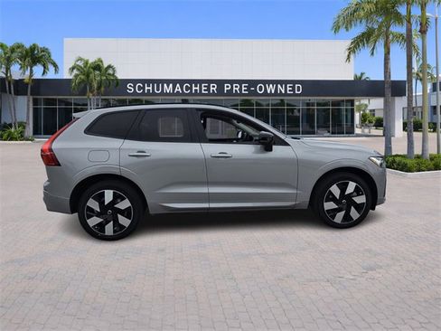 Used 2023 Volvo XC60 T8 Ultimate image 7