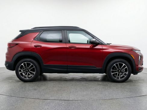 Used 2025 Chevrolet TrailBlazer LT FWD image 11