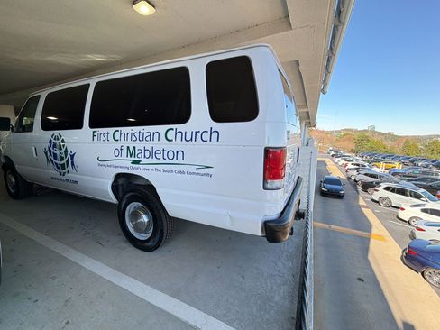 Used 2000 Ford E-350 and Econoline 350 XL image 2