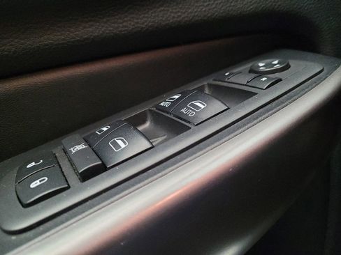 Used 2019 Jeep Cherokee Limited w/ Luxury Group FWD image 27