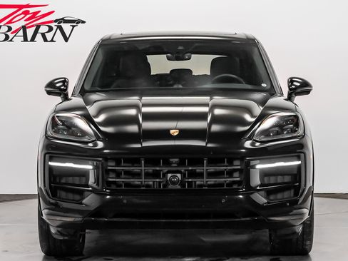 Used 2025 Porsche Cayenne GTS image 8