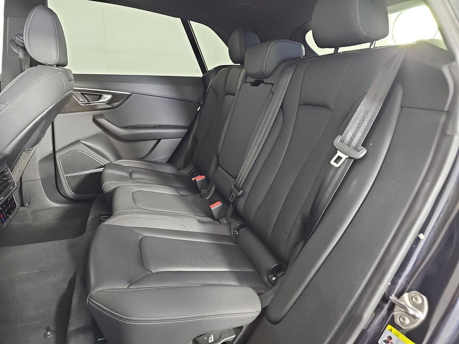 Used 2019 Audi Q8 Premium Plus AWD/4WD image 14