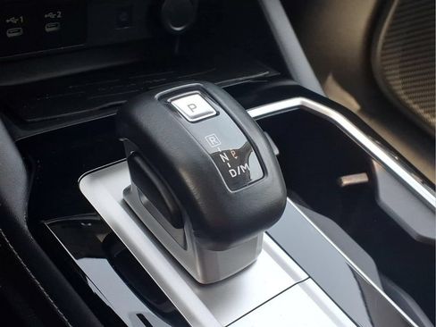 Used 2025 Mitsubishi Outlander SE AWD/4WD image 18