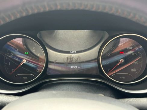 Used 2018 Jeep Compass Latitude w/ Popular Equipment Group AWD/4WD image 8