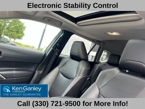 Used 2023 Toyota Corolla Cross XLE w/ Convenience Package FWD image 42