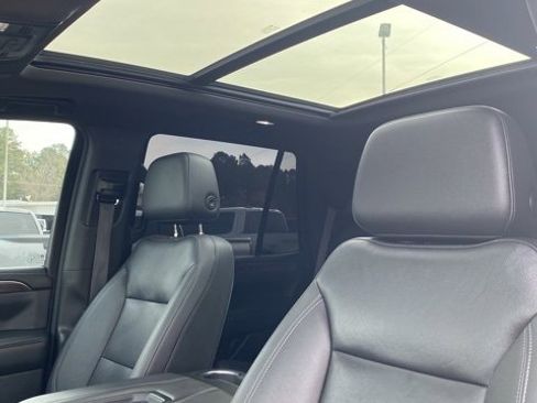 Used 2022 Chevrolet Tahoe Z71 w/ Luxury Package image 21