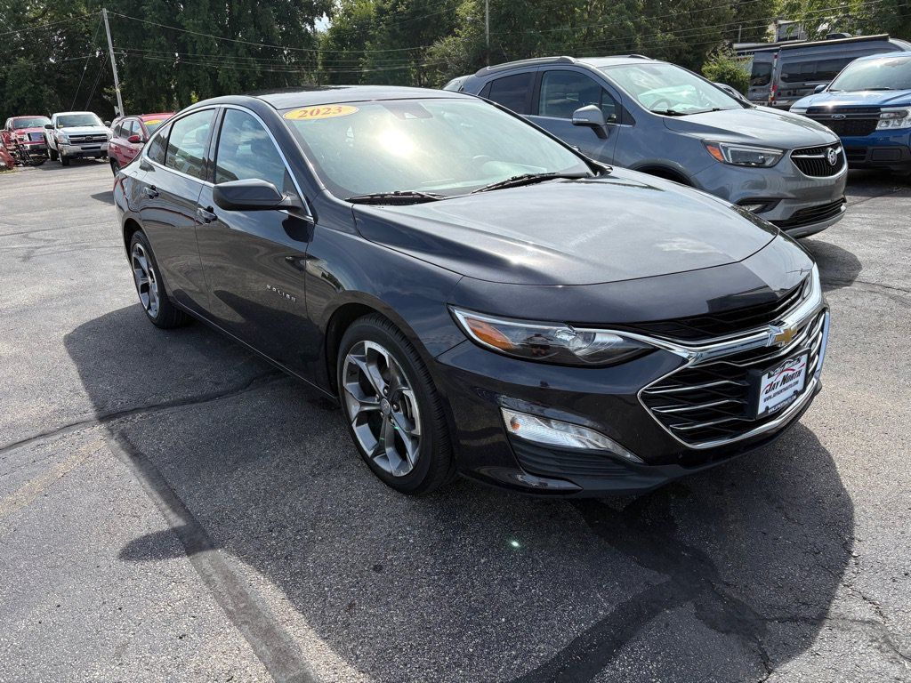 Used 2023 Chevrolet Malibu LT FWD image 1