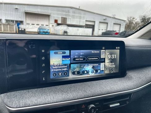 Used 2025 Nissan Kicks SV image 13