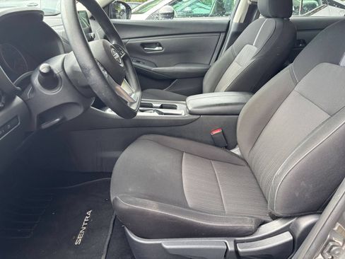 Used 2025 Nissan Sentra SV FWD image 24