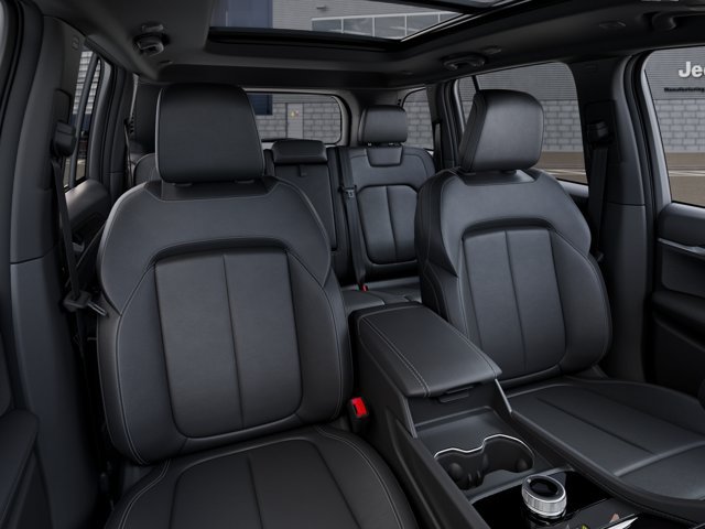 New 2027 Jeep Grand Cherokee Limited RWD image 16