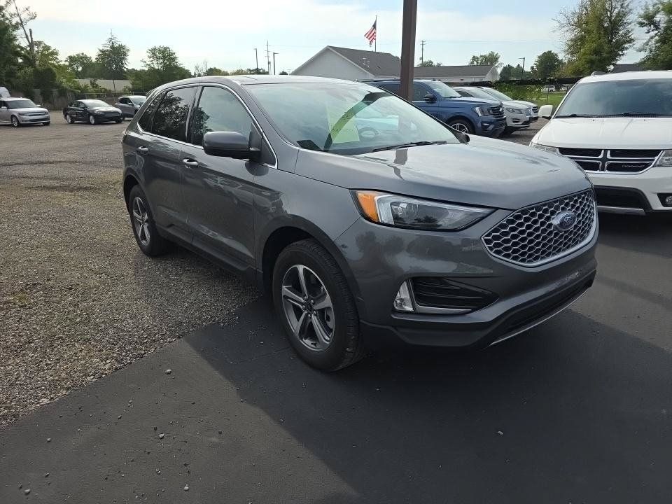 Used 2024 Ford Edge SEL w/ Convenience Package AWD/4WD image 2
